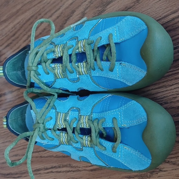 New Balance Women Size 6.5 Cardio Walk Shoe, Blue/green, Michelle K - Picture 1 of 8